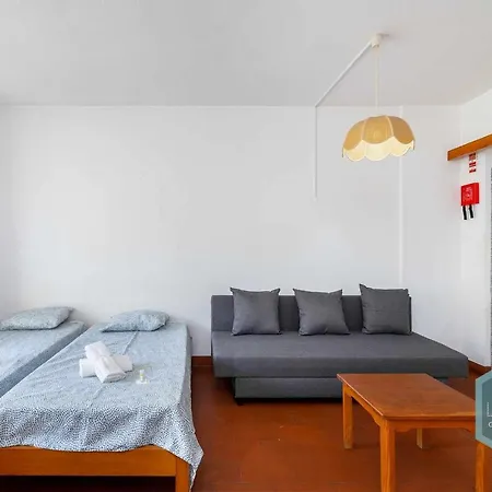 Apartment 104 - Dream Lodging *