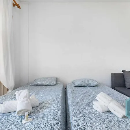 Apartment 104 - Dream Lodging *